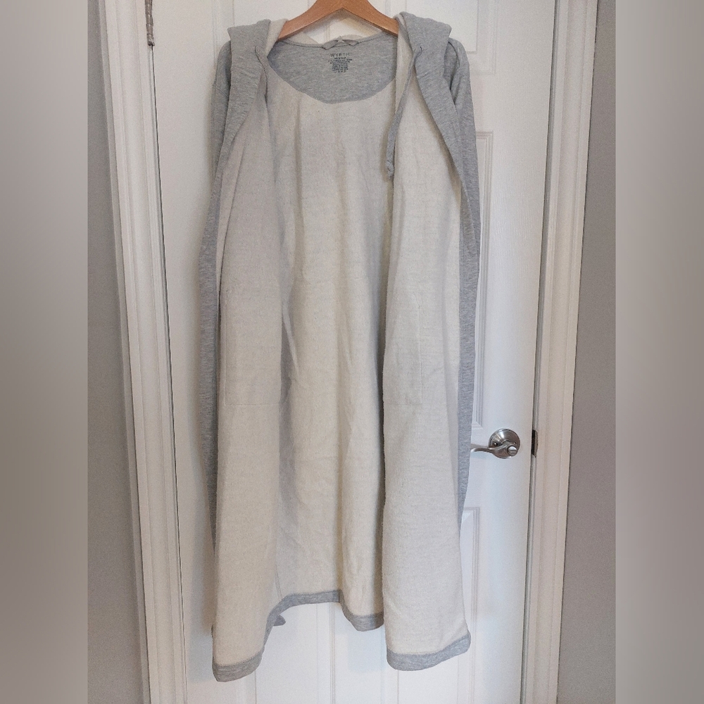 Women's Light Gray Hooded Robe - Picture 3 of 6